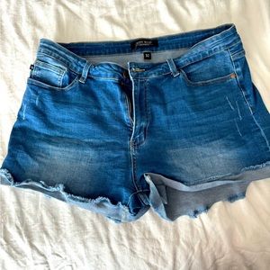 Judy blue shorts size 32 (plus size)
